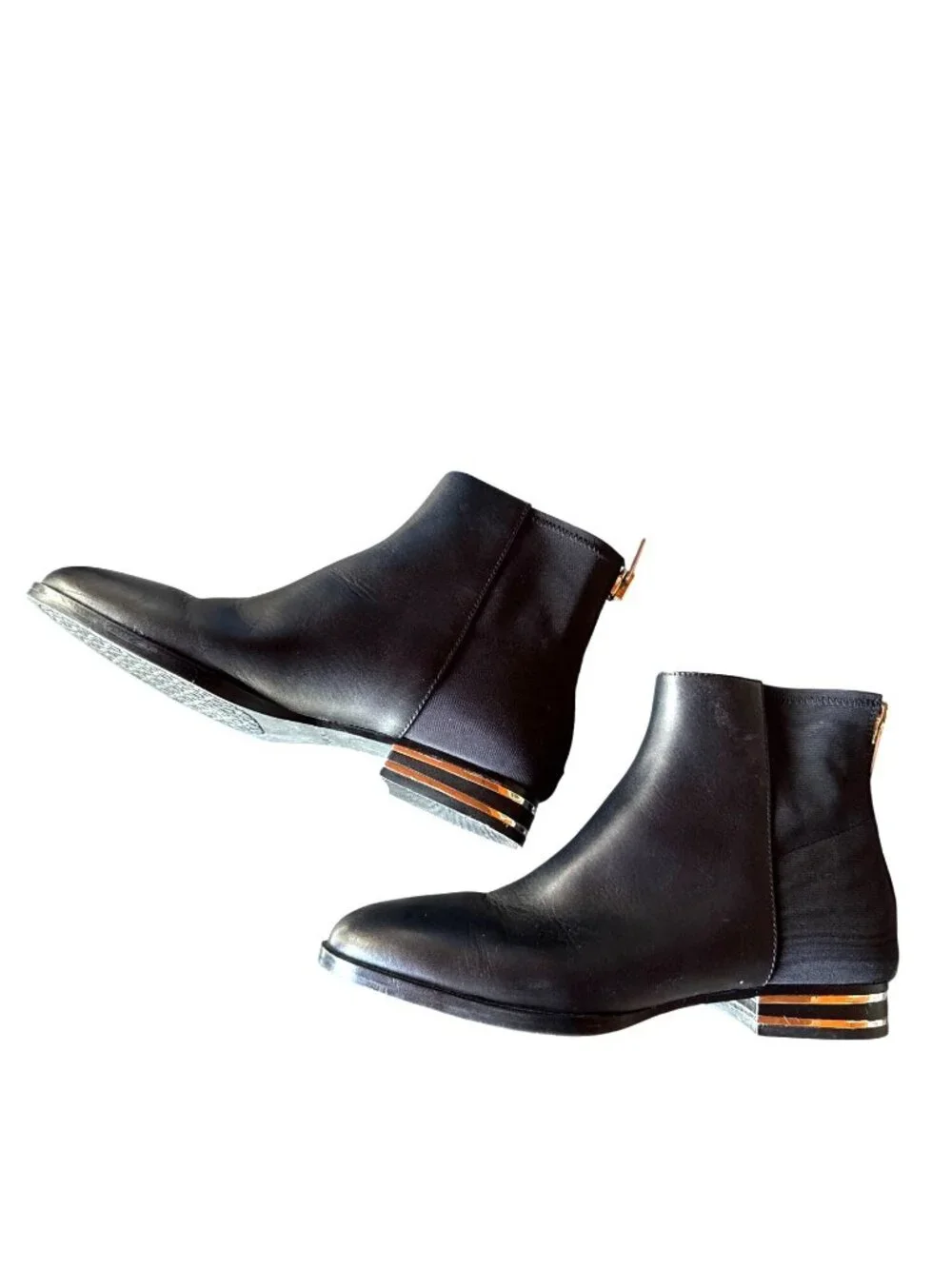 DKNY Black Leather Ankle Boots Size 7 Back Zipper Closure Low Heel Fall Fashion